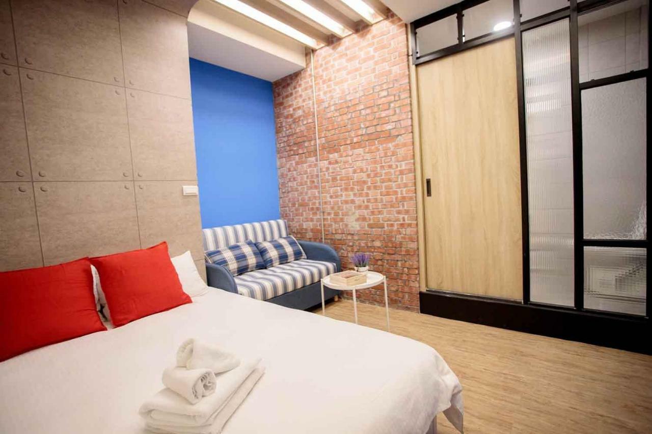 Bird Series B&B&Hostel複合式民宿#本國旅客須先匯款 ไถหนาน ภายนอก รูปภาพ