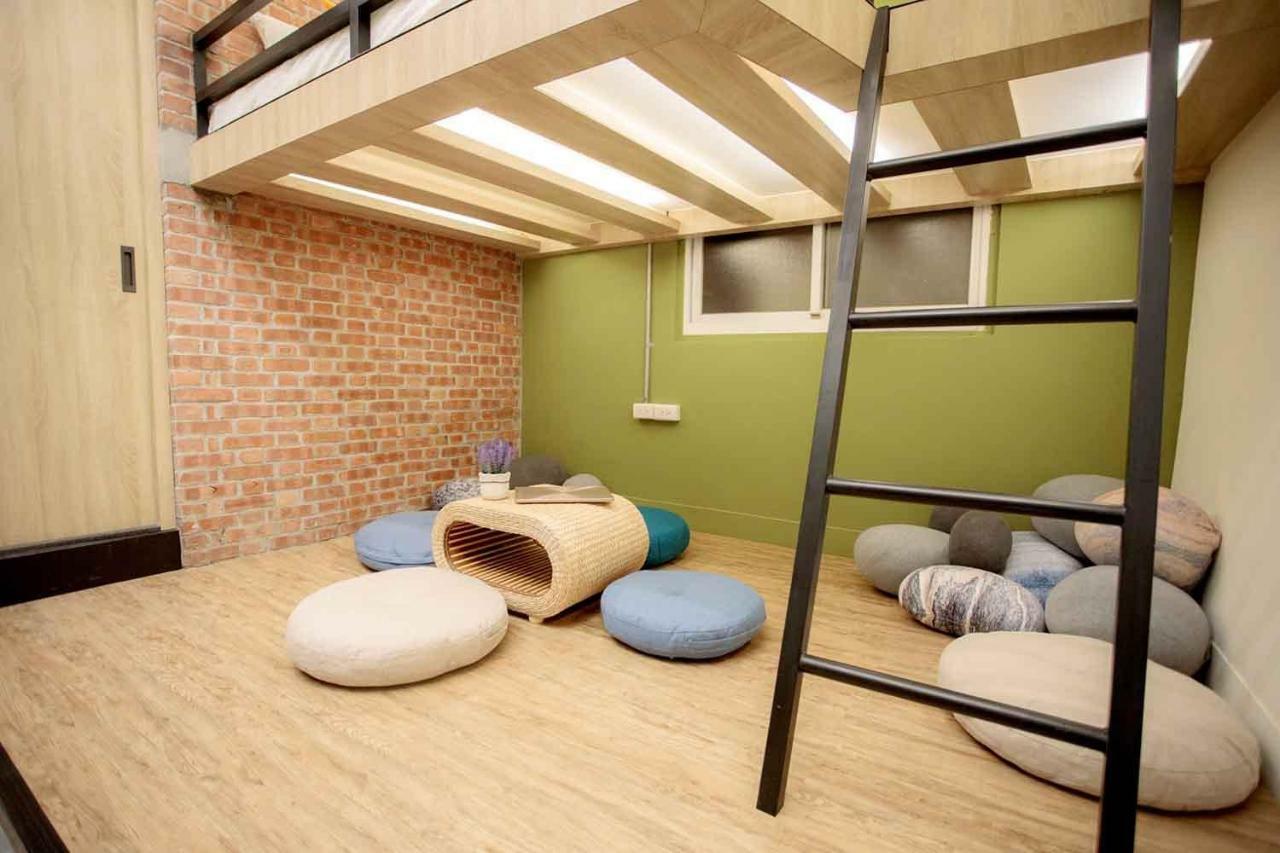 Bird Series B&B&Hostel複合式民宿#本國旅客須先匯款 ไถหนาน ภายนอก รูปภาพ