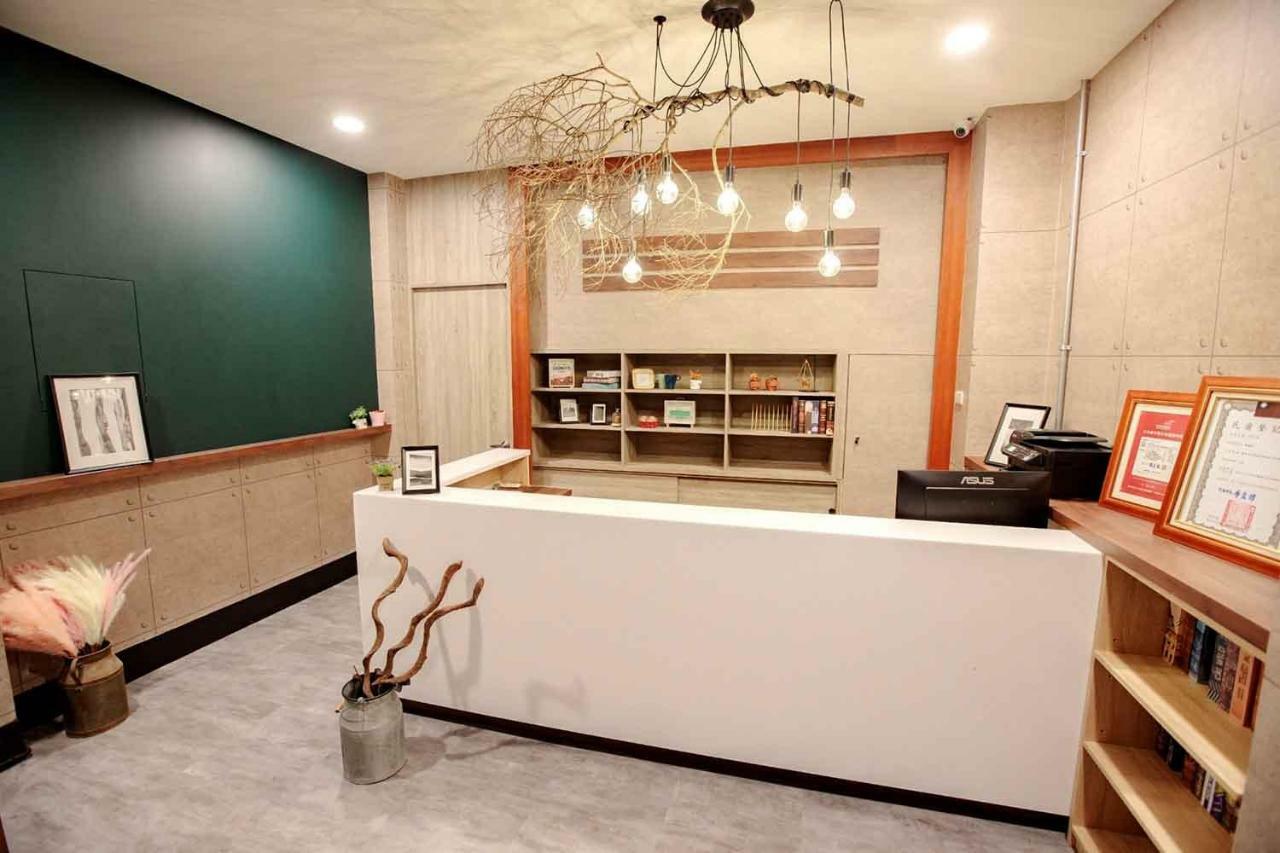 Bird Series B&B&Hostel複合式民宿#本國旅客須先匯款 ไถหนาน ภายนอก รูปภาพ