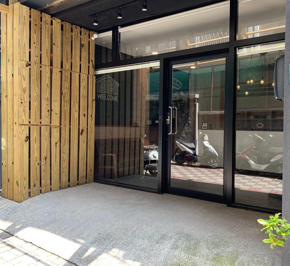 Bird Series B&B&Hostel複合式民宿#本國旅客須先匯款 ไถหนาน ภายนอก รูปภาพ