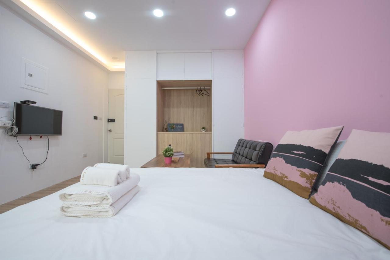 Bird Series B&B&Hostel複合式民宿#本國旅客須先匯款 ไถหนาน ภายนอก รูปภาพ