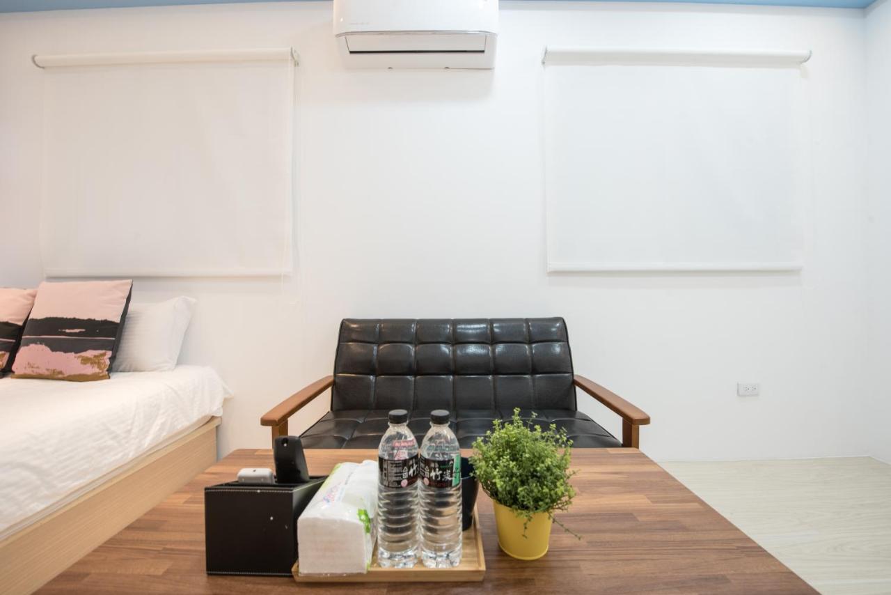 Bird Series B&B&Hostel複合式民宿#本國旅客須先匯款 ไถหนาน ภายนอก รูปภาพ